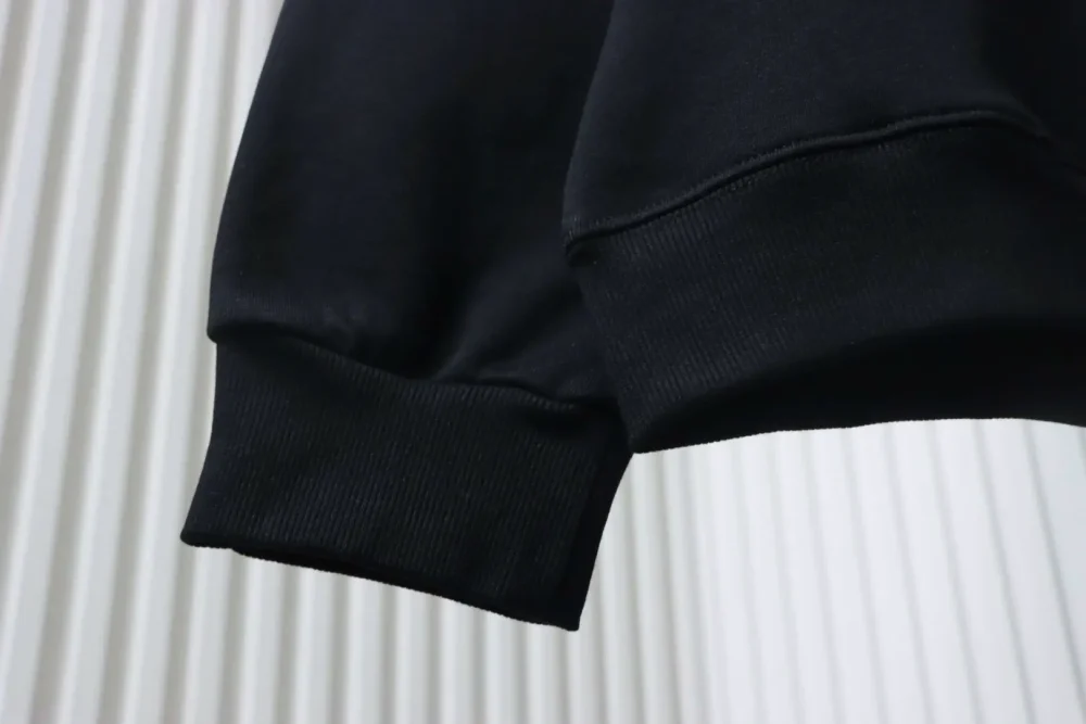 Sweatshirt mit kleinem, gesticktem Logo und Rundhalsausschnitt – Bild 5