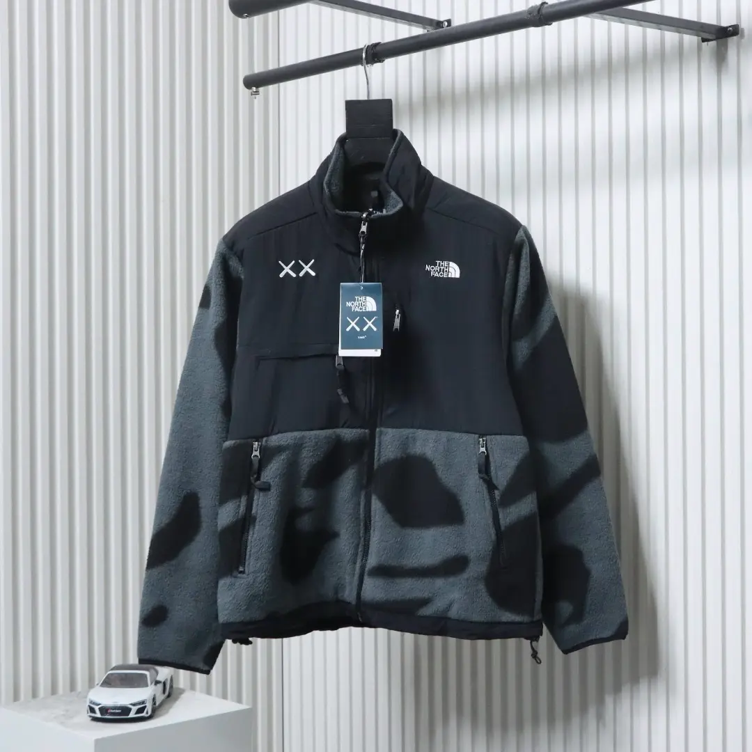 TNF The North Face 1995 bedruckte Fleecejacke mit Reißverschluss und Farbblockdesign – Bild 13