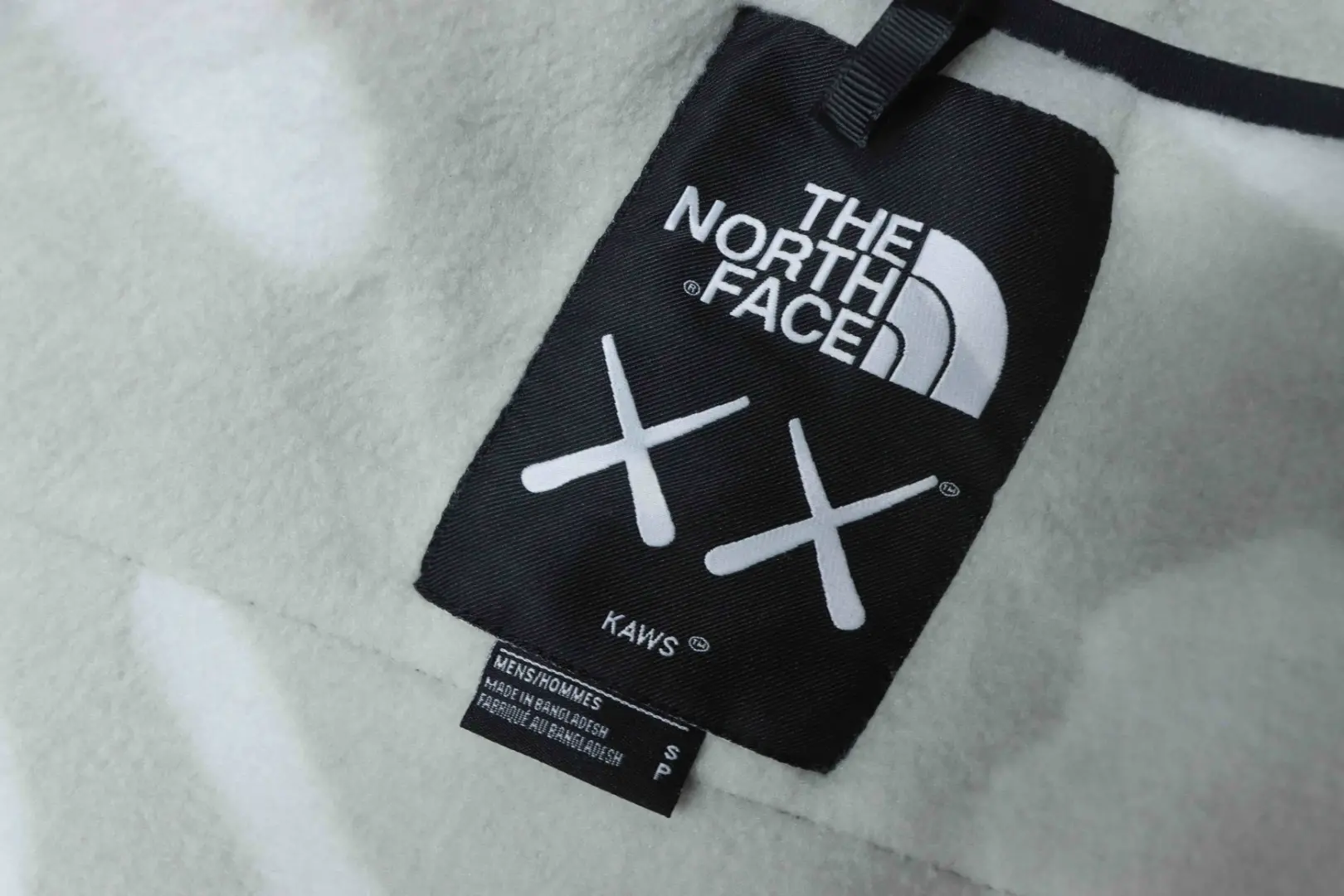 TNF The North Face 1995 bedruckte Fleecejacke mit Reißverschluss und Farbblockdesign – Bild 7