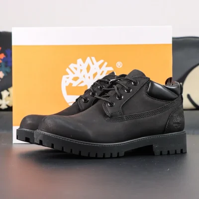 Timberland mittelhoher Absatz, schwarzes, mattes, fein genarbtes Rindsleder