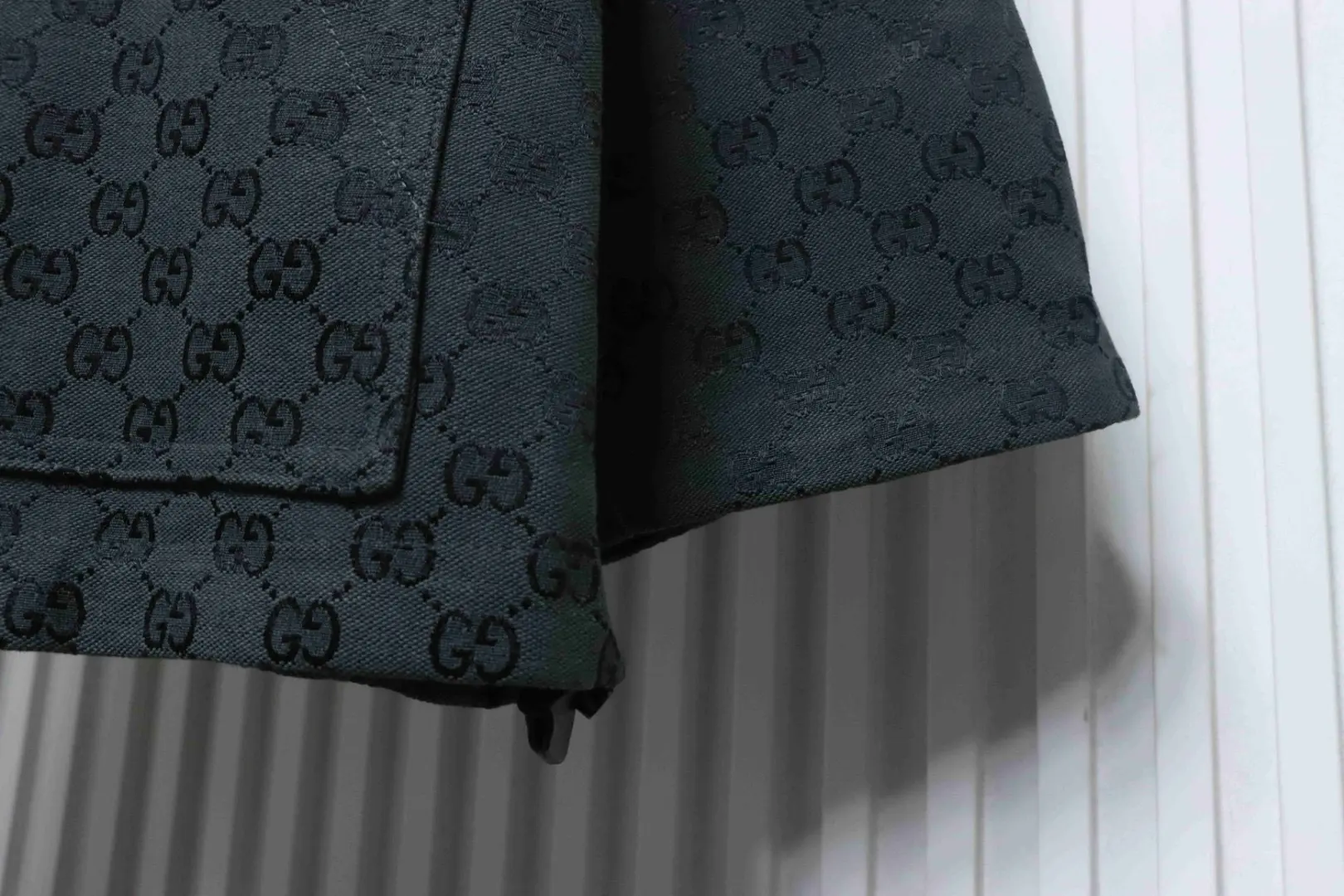 Trenchcoat mit durchgehendem Monogramm-Print – Bild 6