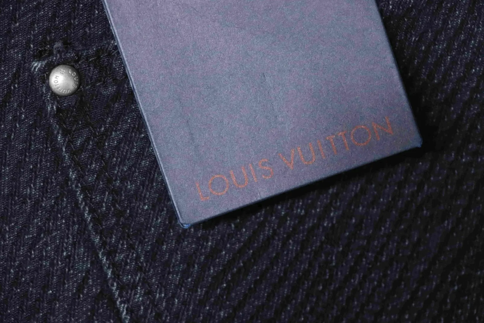 Twill-Jeans mit Monogramm-Print – Bild 10