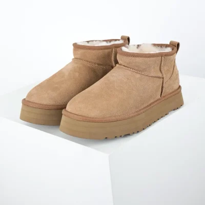 UGG Kinder Classic Ultra Mini Plateau-Stiefeletten „Sand“