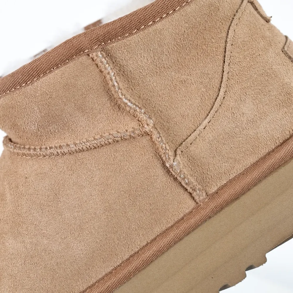 UGG Kinder Classic Ultra Mini Plateau-Stiefeletten „Sand“ – Bild 8