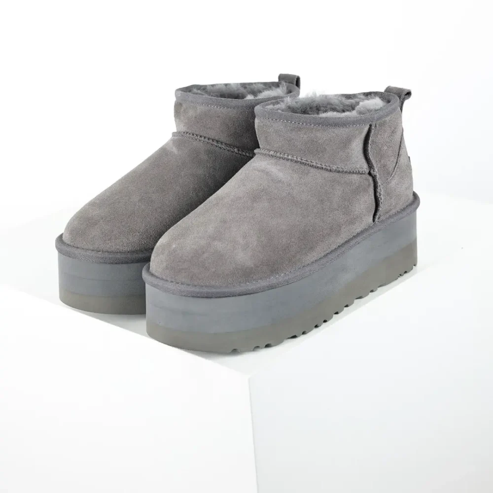 UGG Mini-Plateau-Shorts in Grau