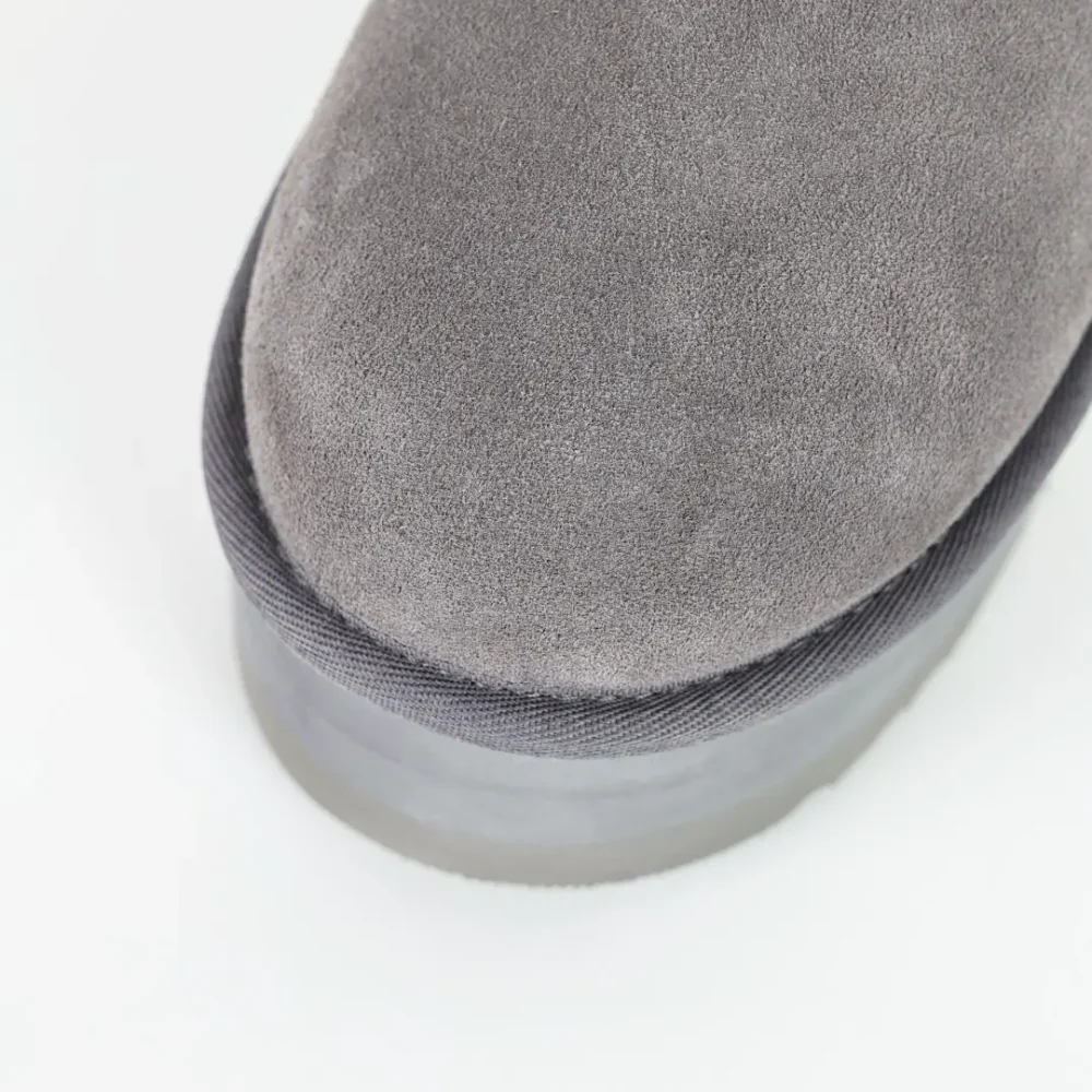 UGG Mini-Plateau-Shorts in Grau – Bild 9