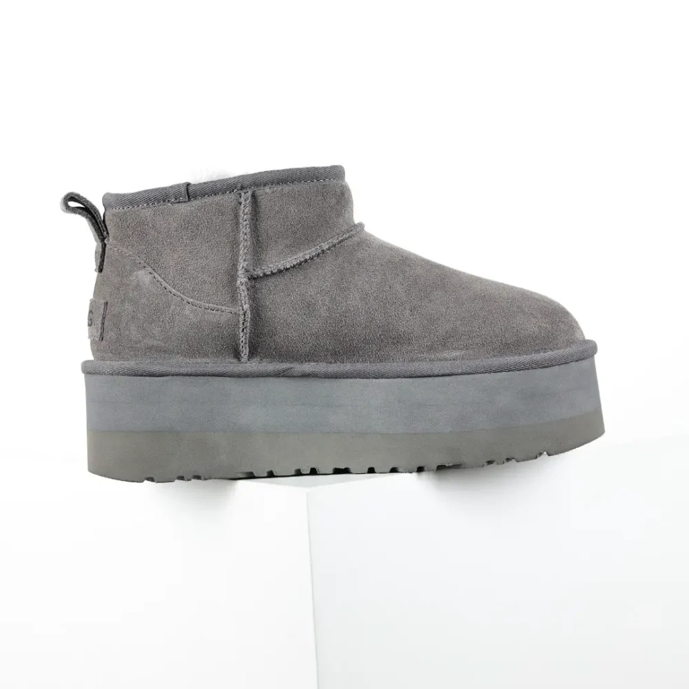 UGG Mini-Plateau-Shorts in Grau – Bild 5