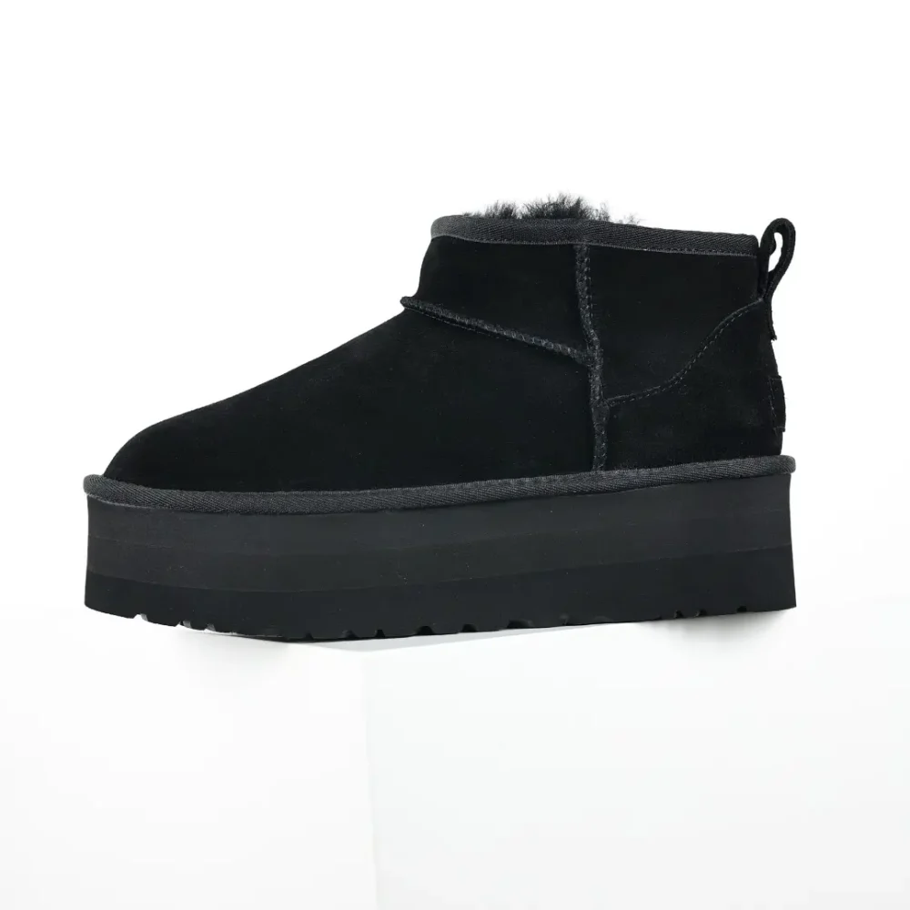 UGG Mini-Plateau-Shorts in Schwarz – Bild 5
