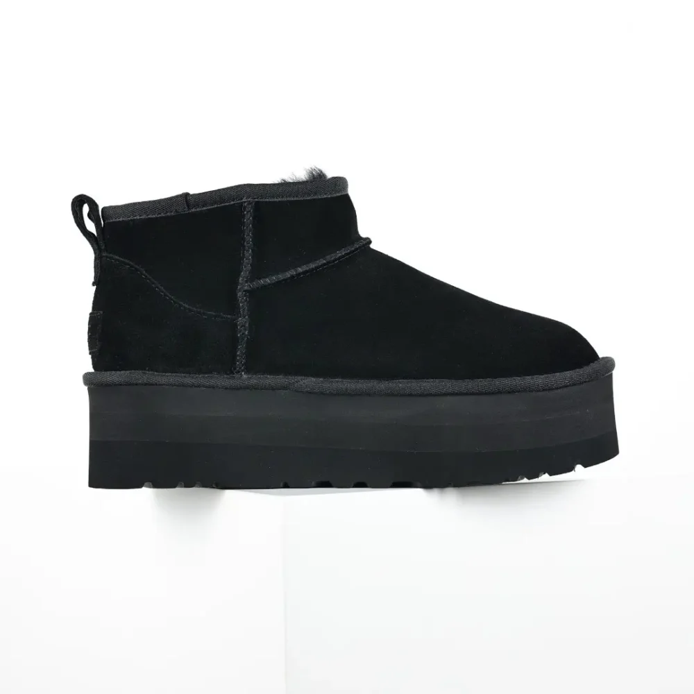 UGG Mini-Plateau-Shorts in Schwarz – Bild 4