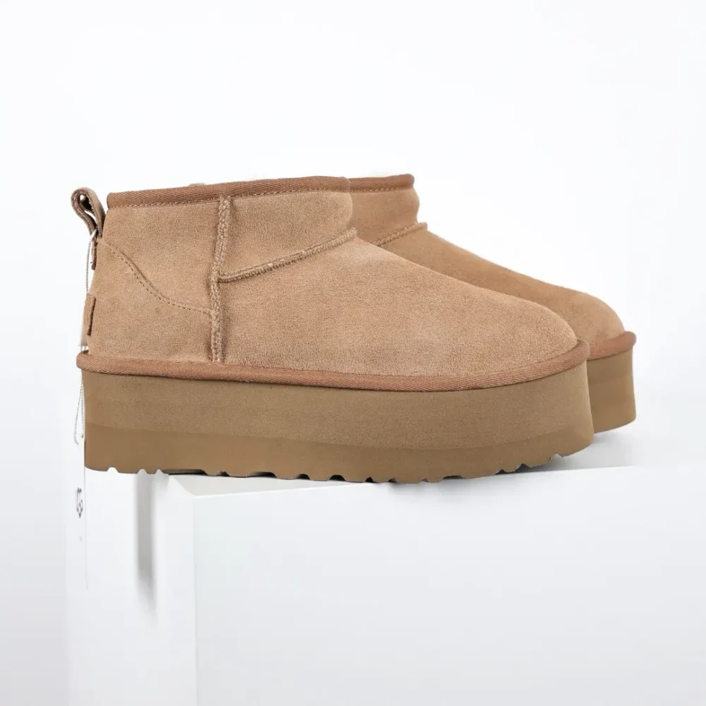 UGG Sand Mini Plateau-Kurzschuhe – Bild 2