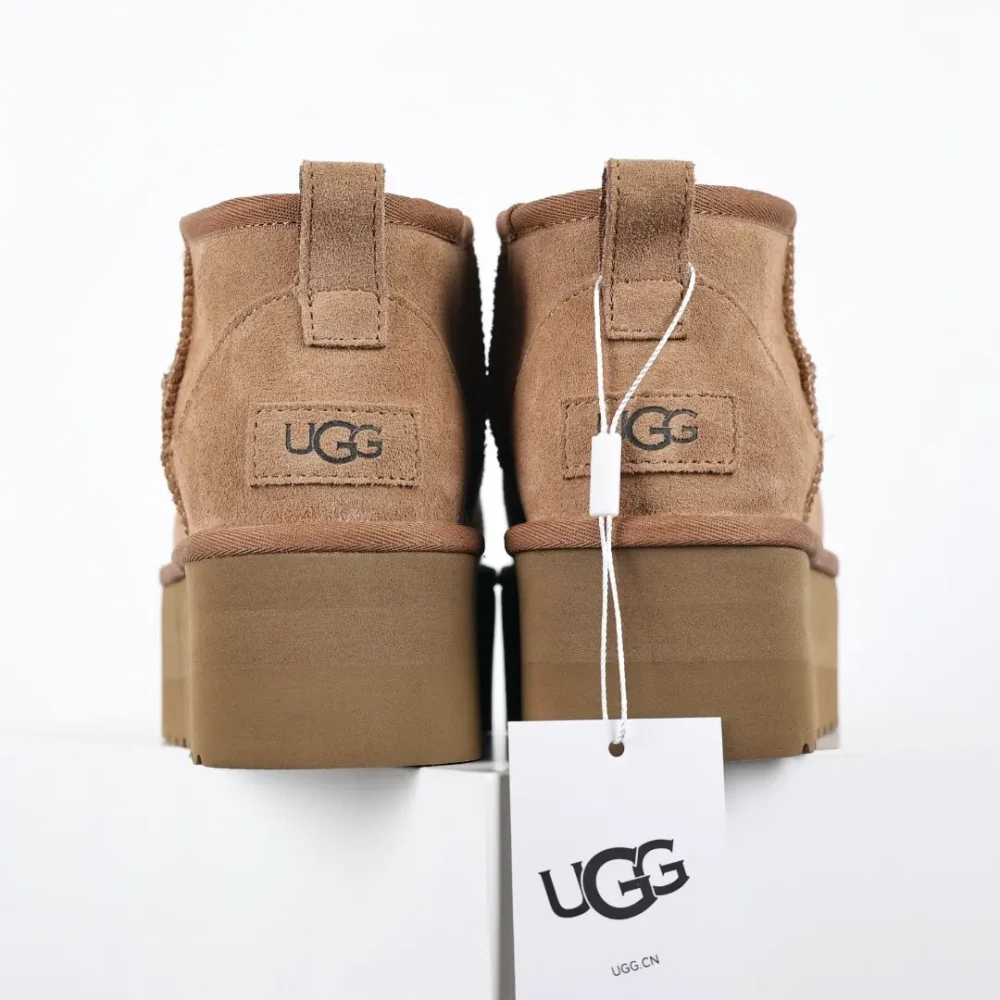 UGG Sand Mini Plateau-Kurzschuhe – Bild 6
