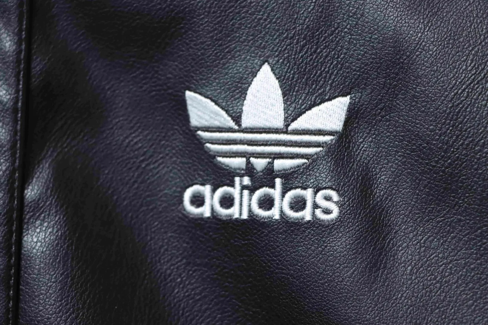 Adidas x FEIFEI RUAN Kollaboration Adidas Originals Lederjacke mit Kragen – Bild 6