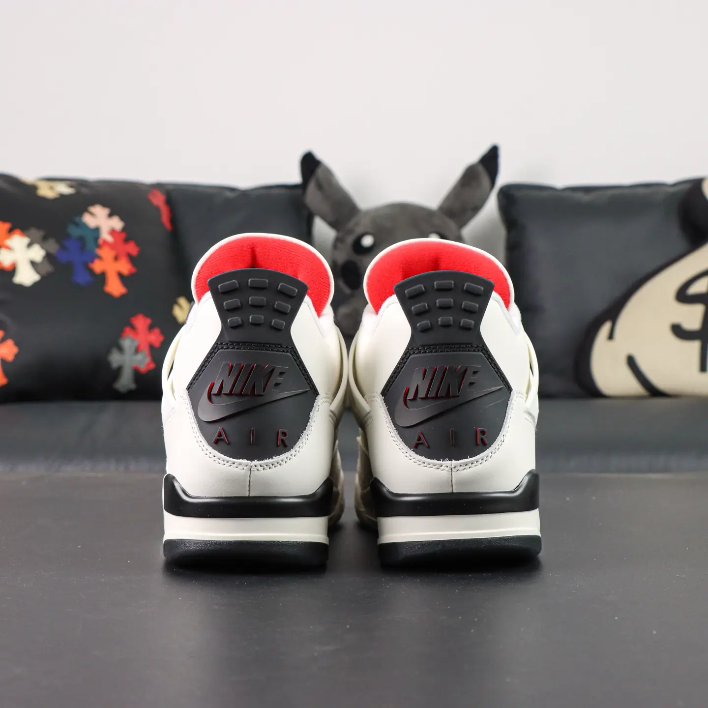 Air Jordan AJ4 „Flight Club“ Sail/Schwarz-University Red – Bild 4