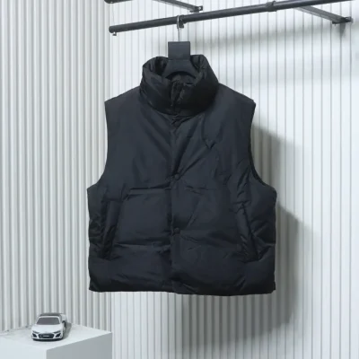 Ami 25Fw Daunenweste mit Herzprägung