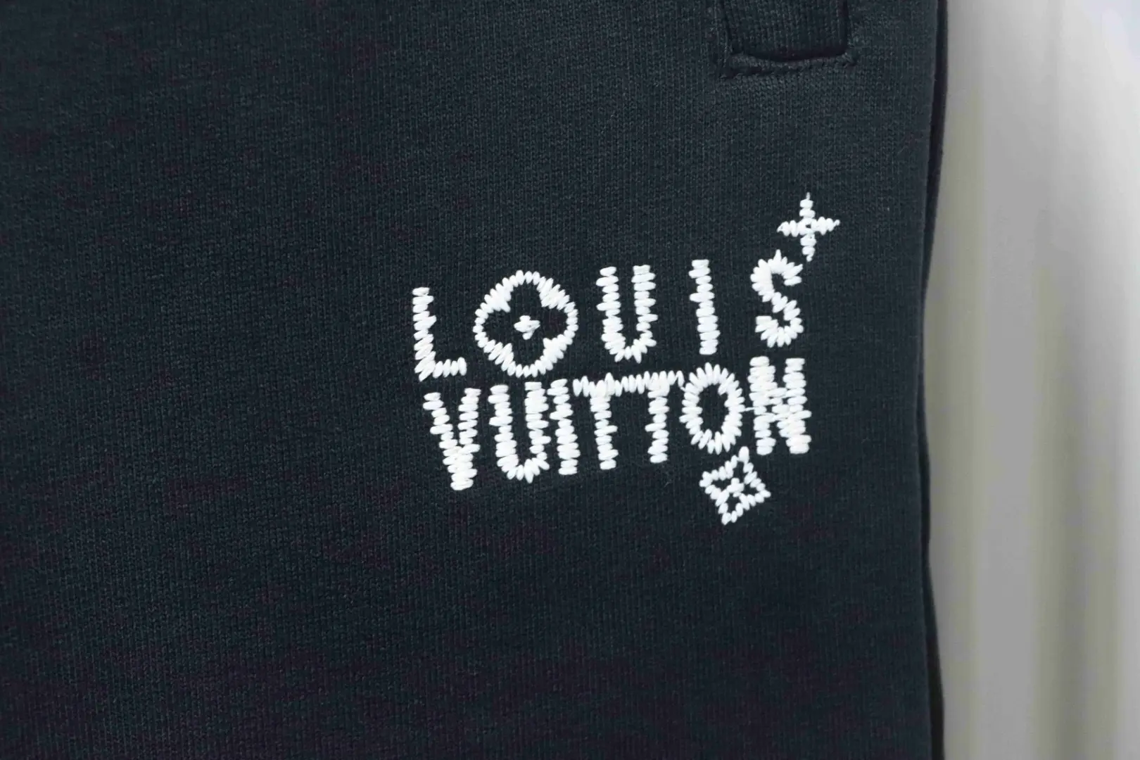 Anzughose mit Vier-Blumen-Stickerei – Bild 5