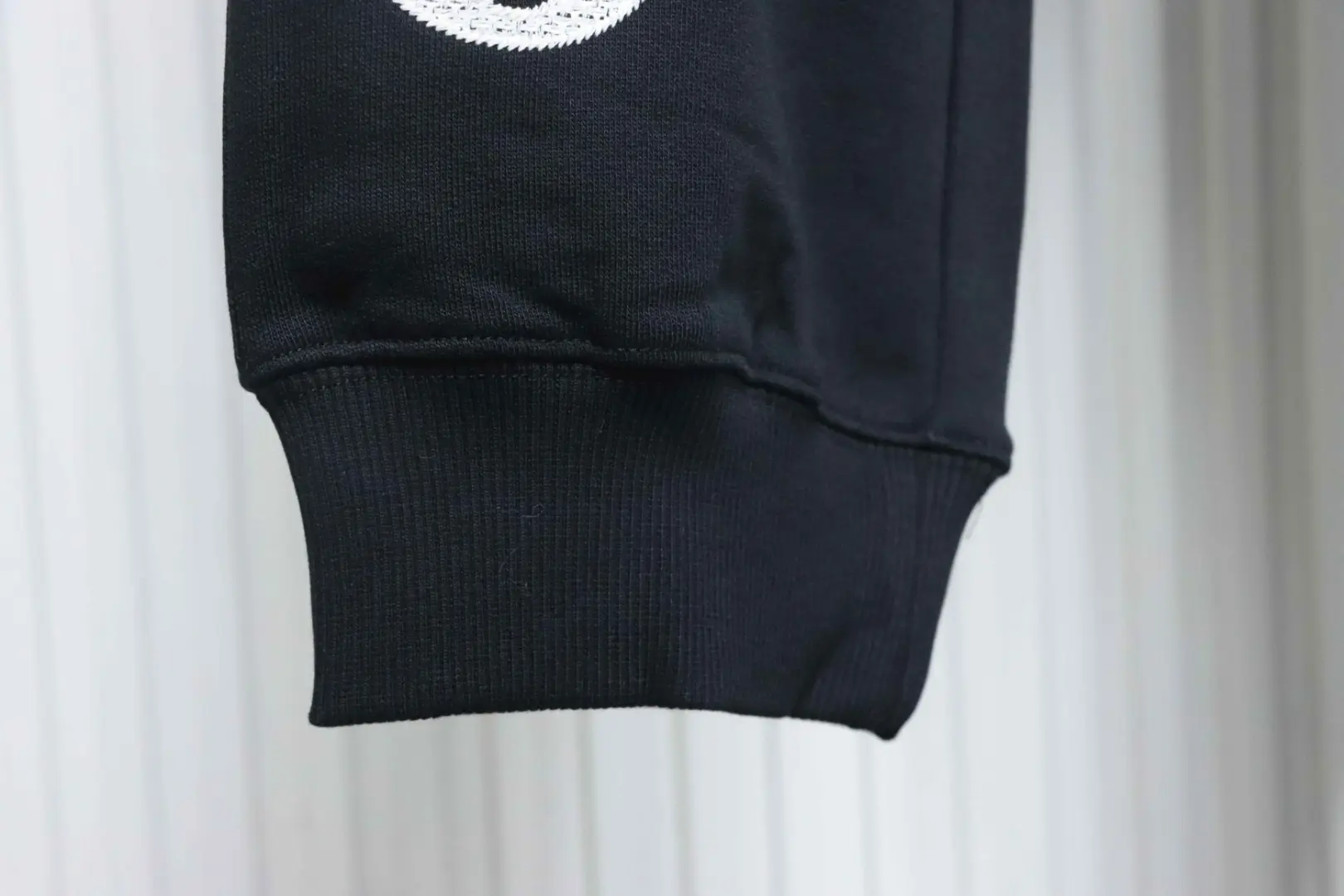 Anzughose mit Vier-Blumen-Stickerei – Bild 7