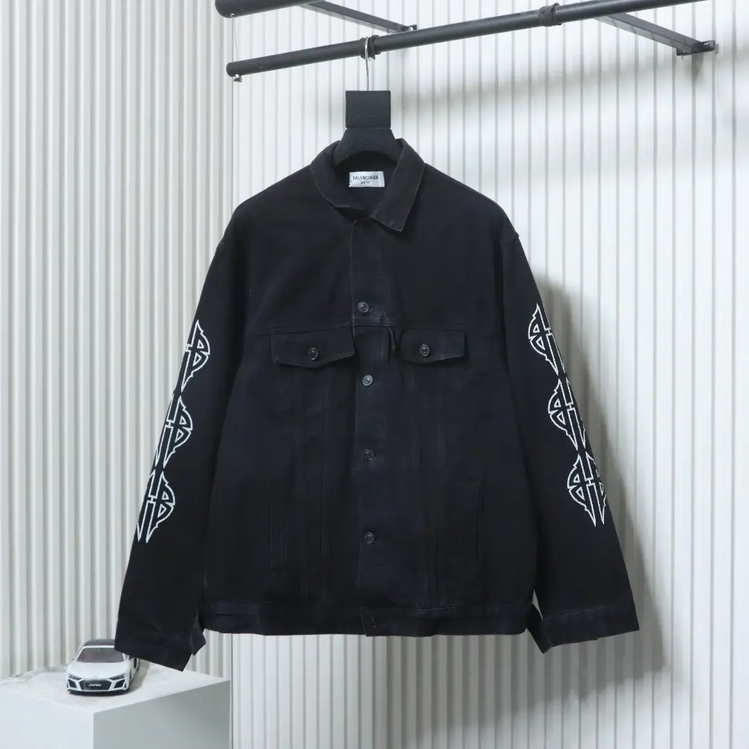 Balenciaga BLCG 23SS Washed Sanskrit Eiffel Tower Denimjacke
