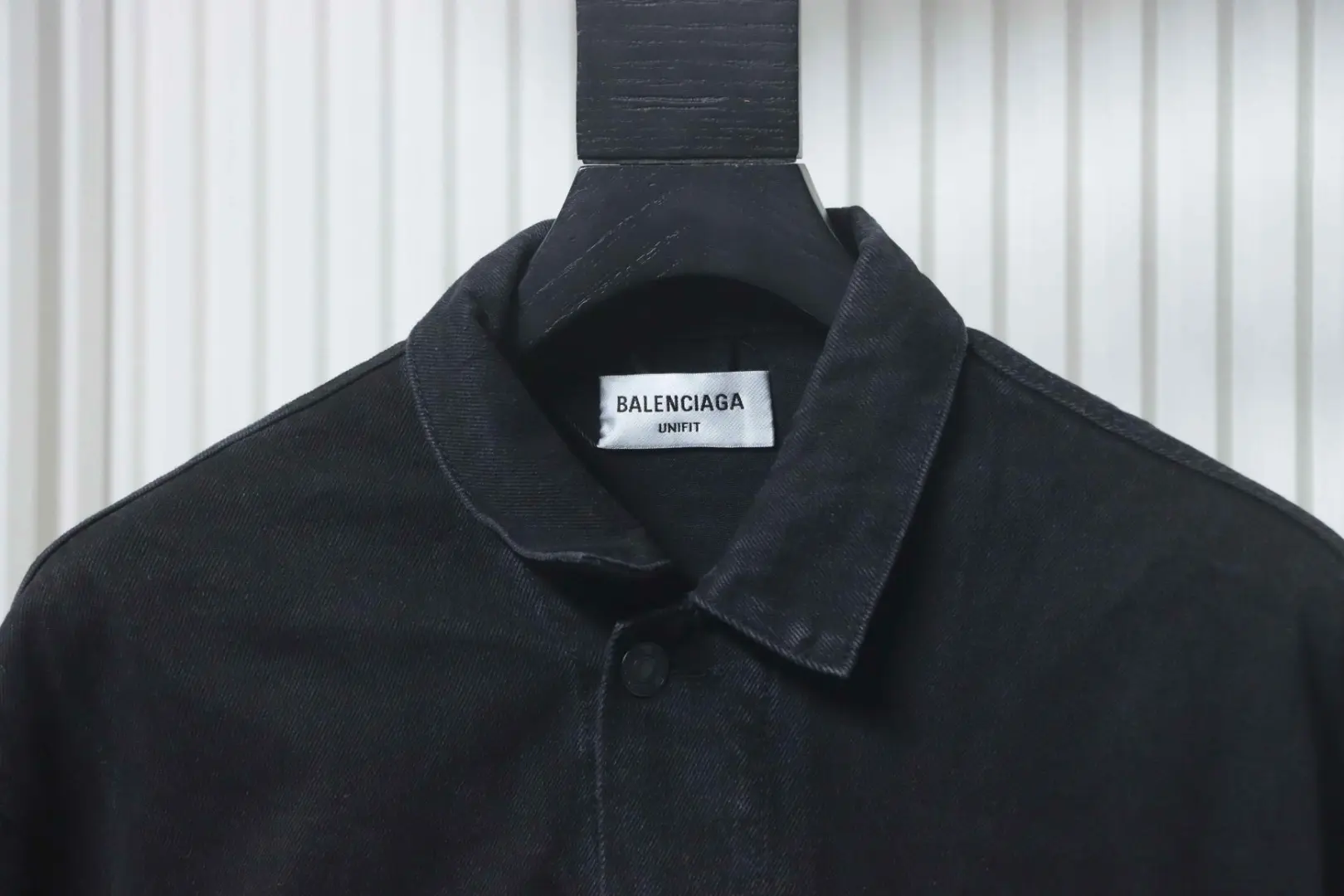 Balenciaga BLCG 23SS Washed Sanskrit Eiffel Tower Denimjacke – Bild 3