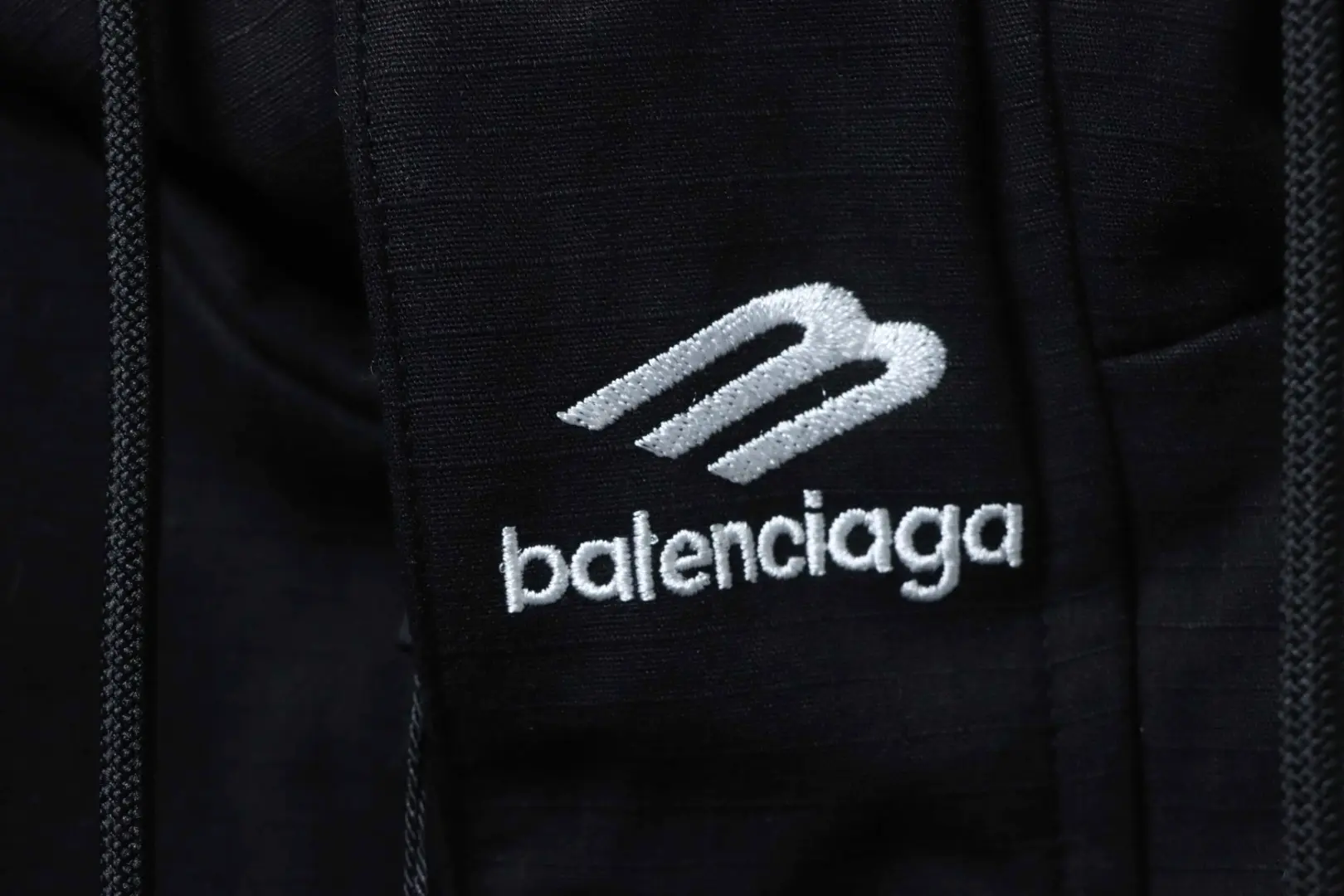 Balenciaga Ski-Steppjacke mit Logostickerei – Bild 6