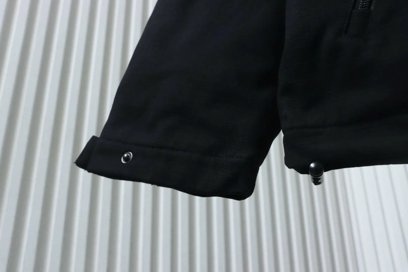 Balenciaga Ski-Steppjacke mit Logostickerei – Bild 8