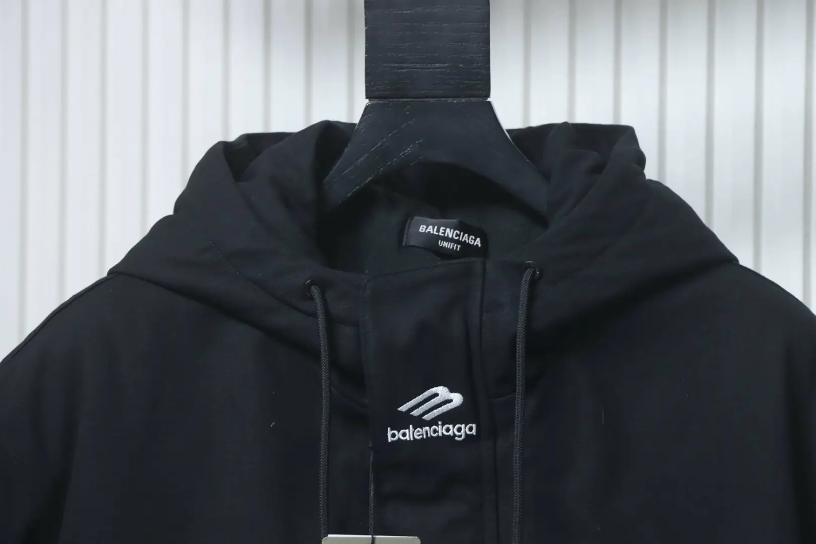 Balenciaga Ski-Steppjacke mit Logostickerei – Bild 3