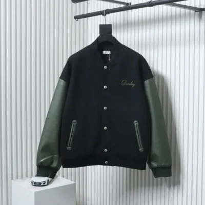 Baseballjacke mit Buchstabenstickerei im Patchwork-Stil