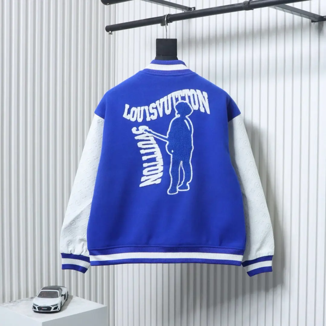 Baseballjacke mit V-förmiger Stickerei und Patchwork-Details – Bild 2