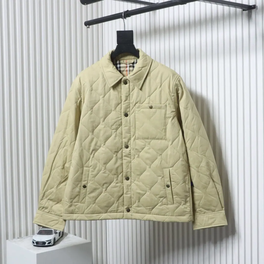 Buryy Jacke:Baumwollmantel mit Diamanttaschen