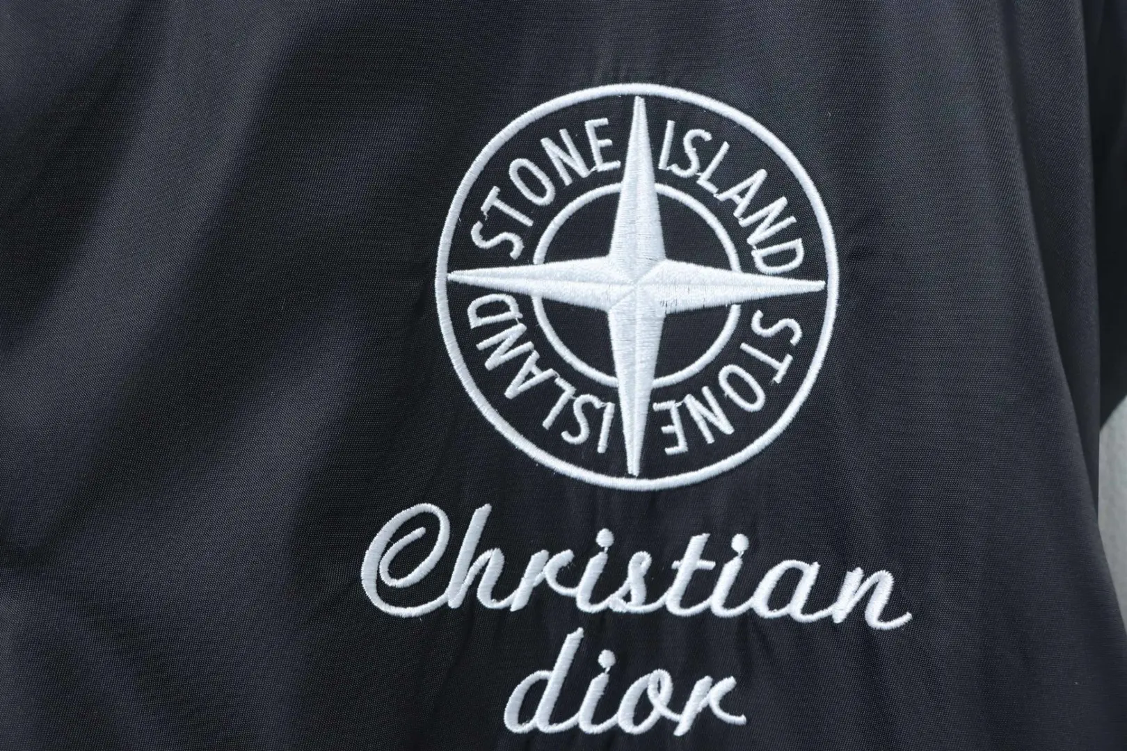 CD X S Collaboration Pilot Kapuzen-Steppjacke – Bild 9