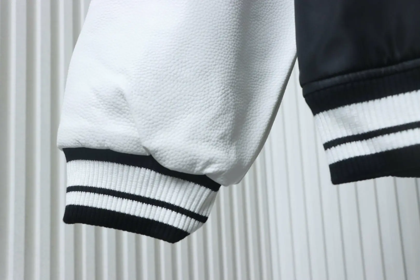 CD X S Collaboration Pilot Kapuzen-Steppjacke – Bild 8