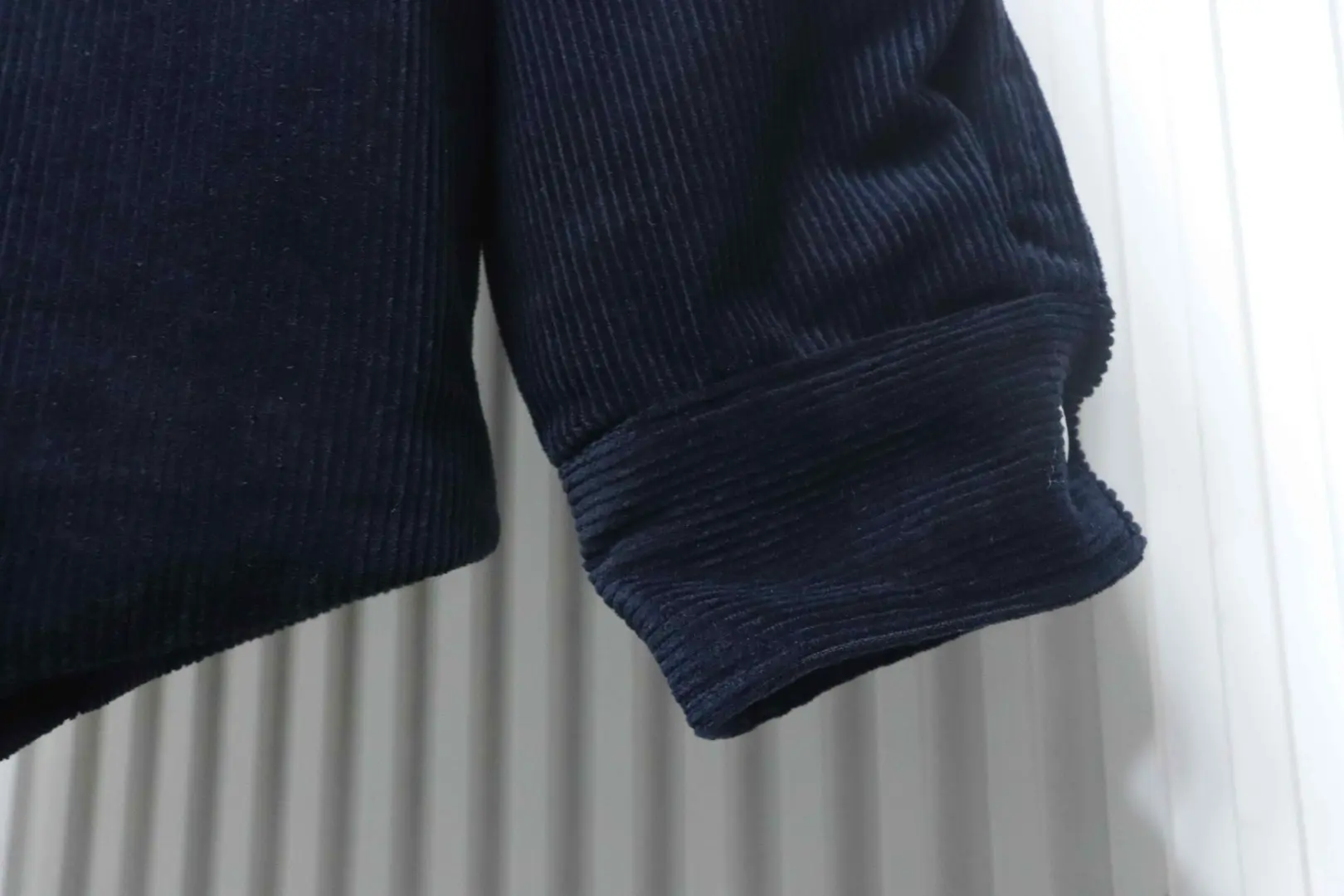 Cordjacke mit dreieckigem Taschenetikett – Bild 6