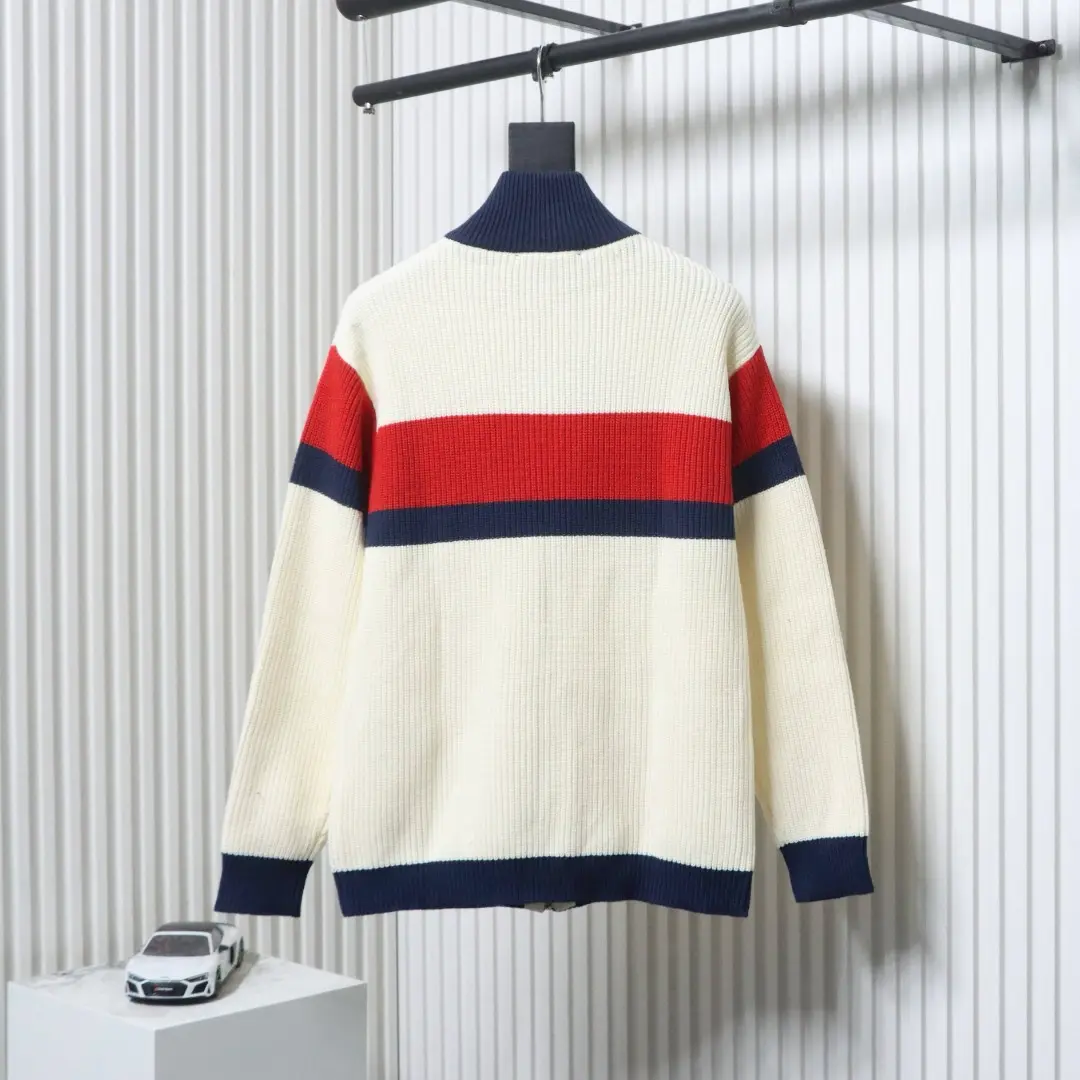 Farblich abgesetzter, gestreifter Strickcardigan mit Reißverschluss – Bild 2