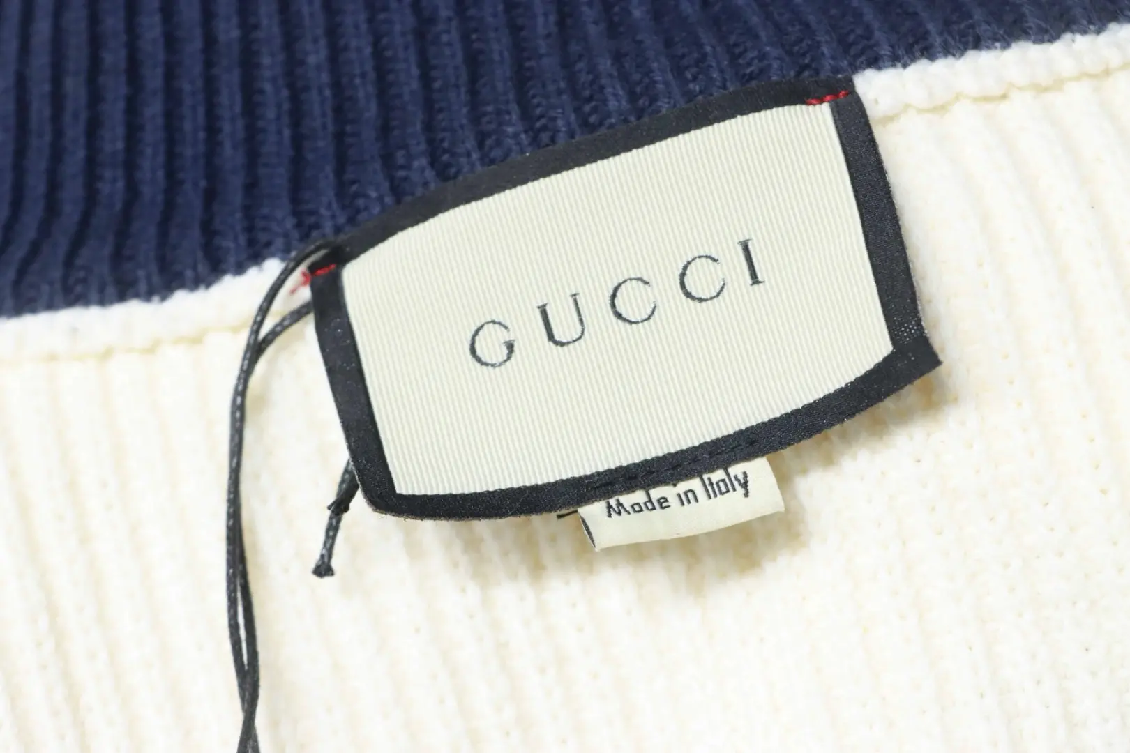 Farblich abgesetzter, gestreifter Strickcardigan mit Reißverschluss – Bild 6