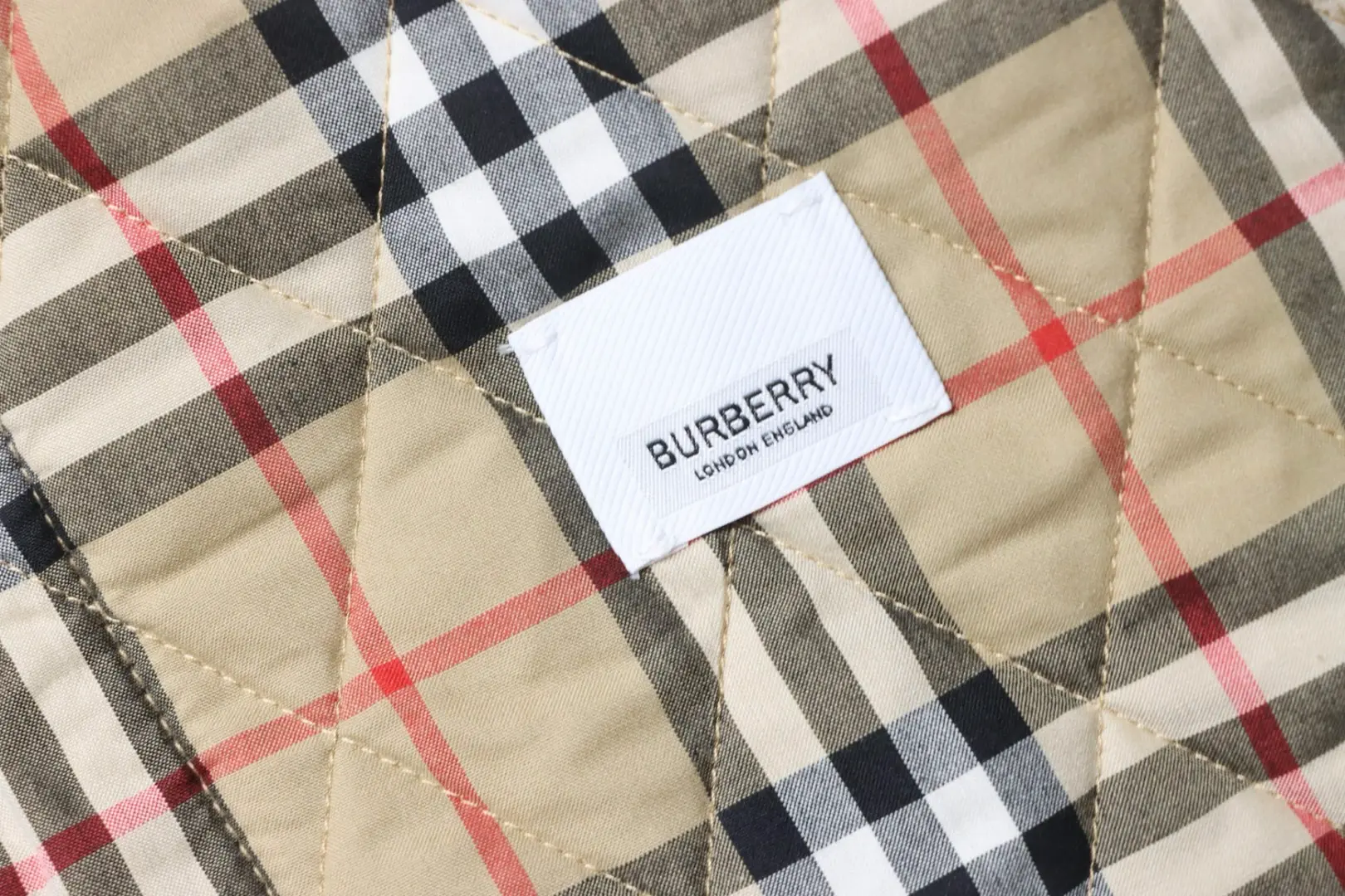 Gesteppte Stalljacke mit Cordkragen – Bild 12