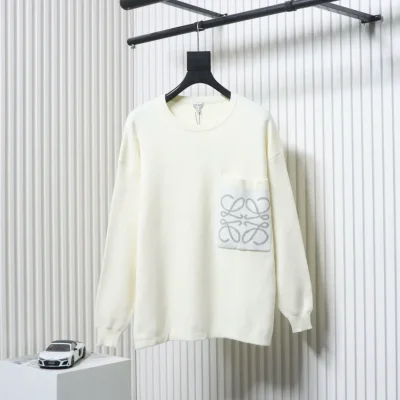 Jacquard-Pullover mit Taschen und Rundhalsausschnitt