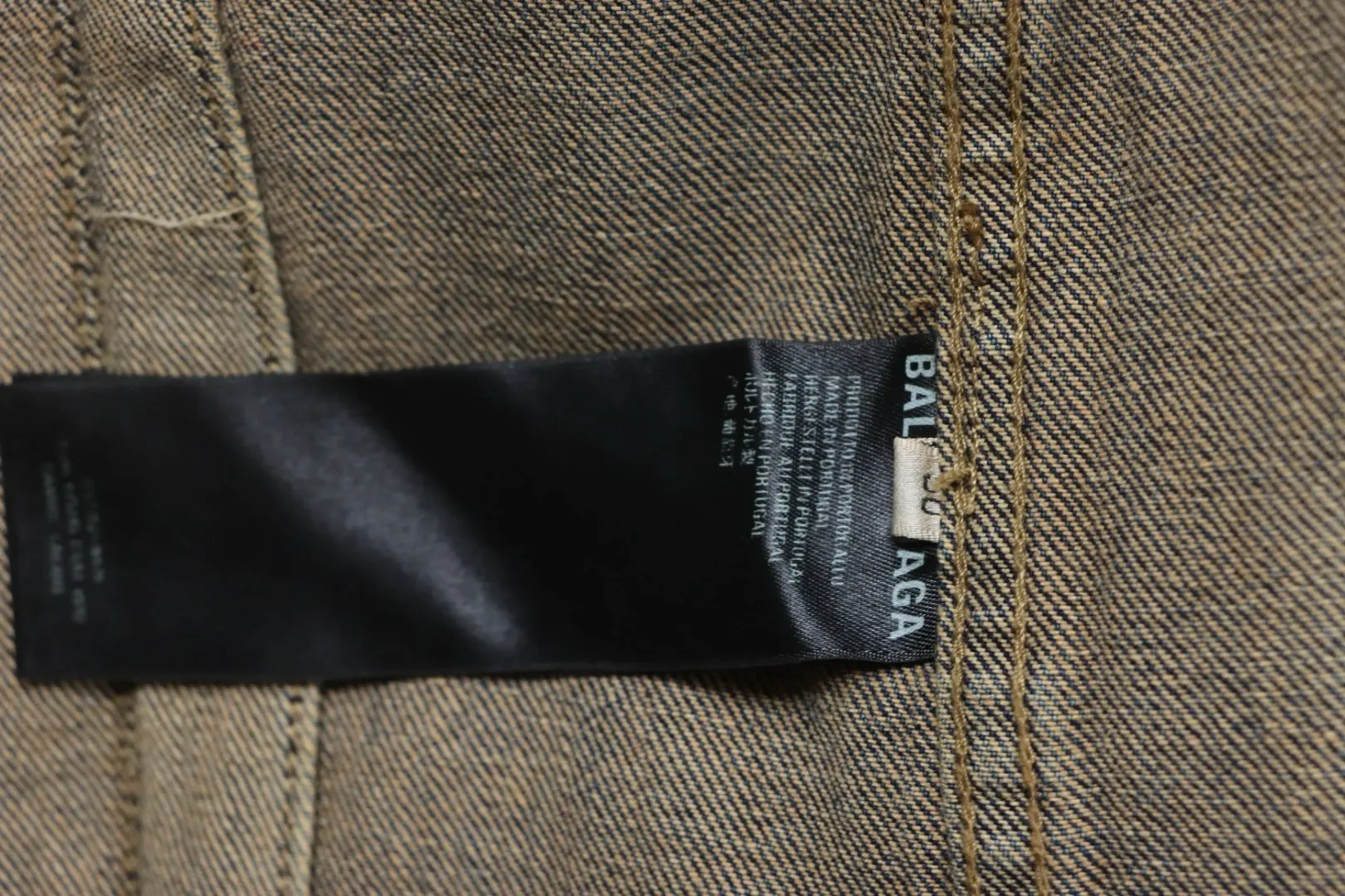 Balenciaga Jeansjacke mit handbemaltem Graffiti-Print von Double – Bild 10