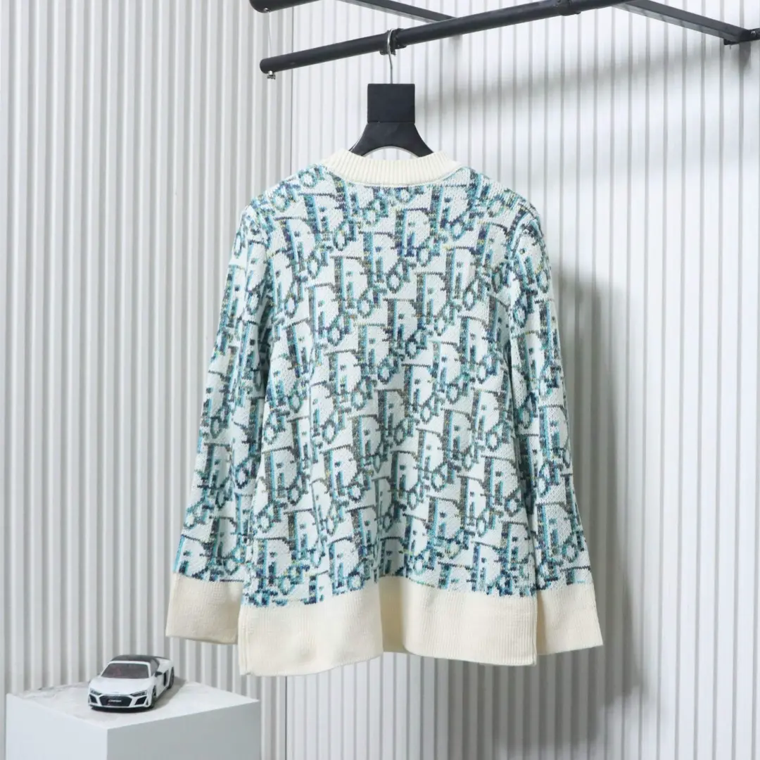 Klassischer Pullover mit Monogramm-Jacquardmuster und Rundhalsausschnitt – Bild 2