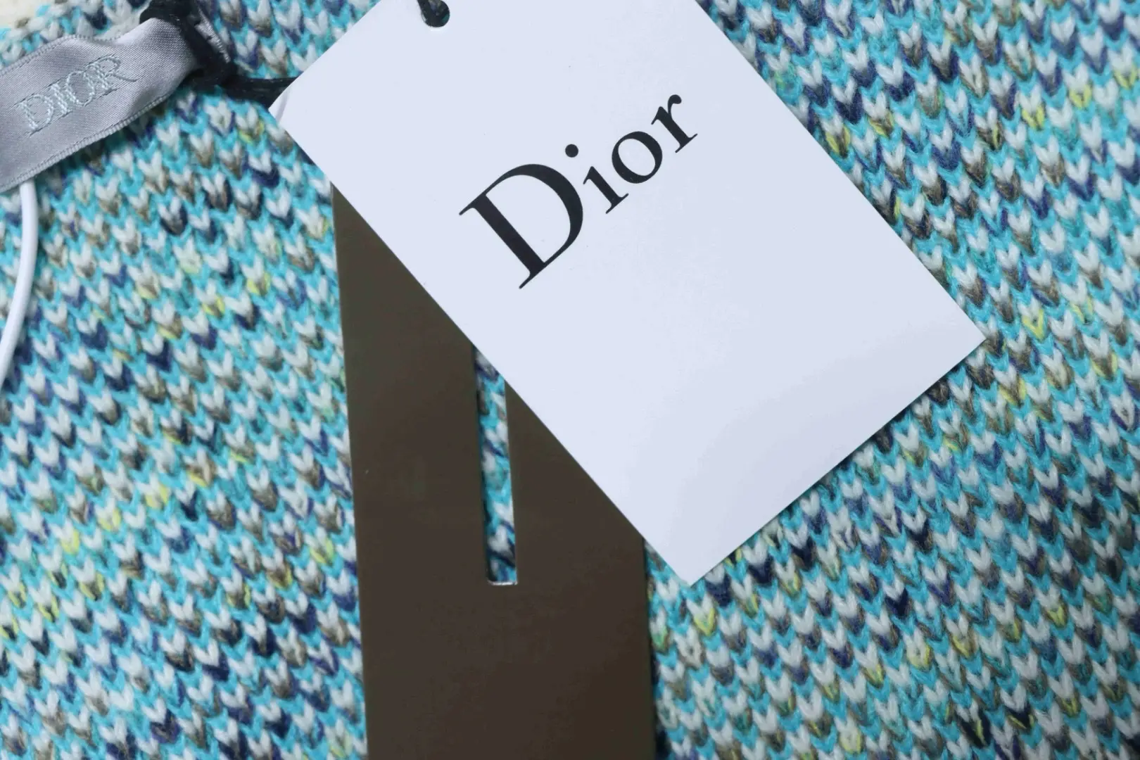 Klassischer Pullover mit Monogramm-Jacquardmuster und Rundhalsausschnitt – Bild 9