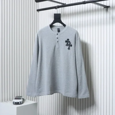 Langarmhemd aus Leder mit Waffelstruktur und Kreuzmuster