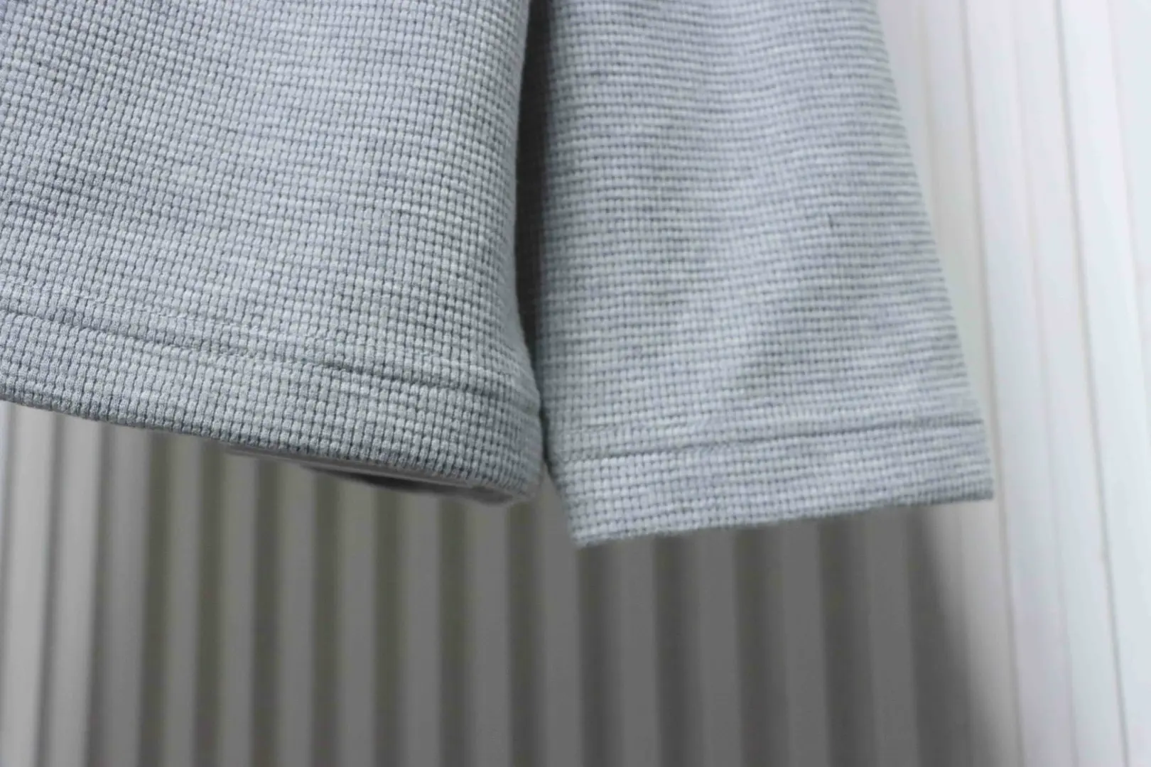 Langarmhemd aus Leder mit Waffelstruktur und Kreuzmuster – Bild 8