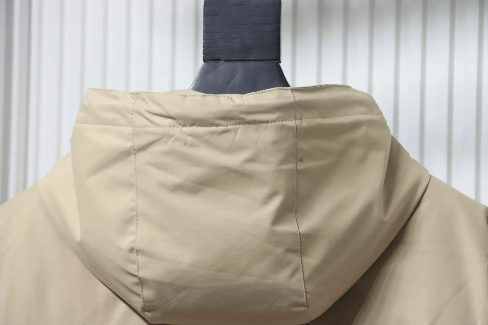 Midilange Daunenjacke mit Kapuze und Lederlabel M-XXXL – Bild 4