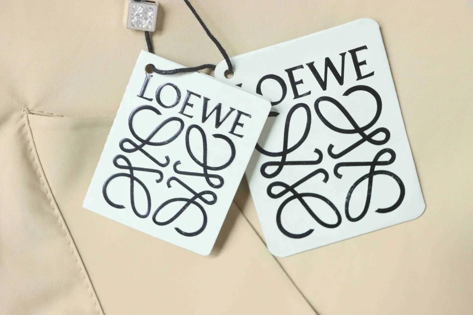 Midilange Daunenjacke mit Kapuze und Lederlabel M-XXXL – Bild 12