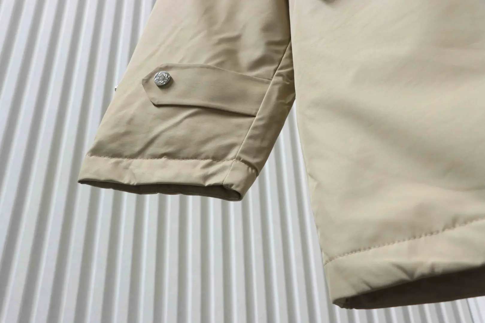 Midilange Daunenjacke mit Kapuze und Lederlabel M-XXXL – Bild 7