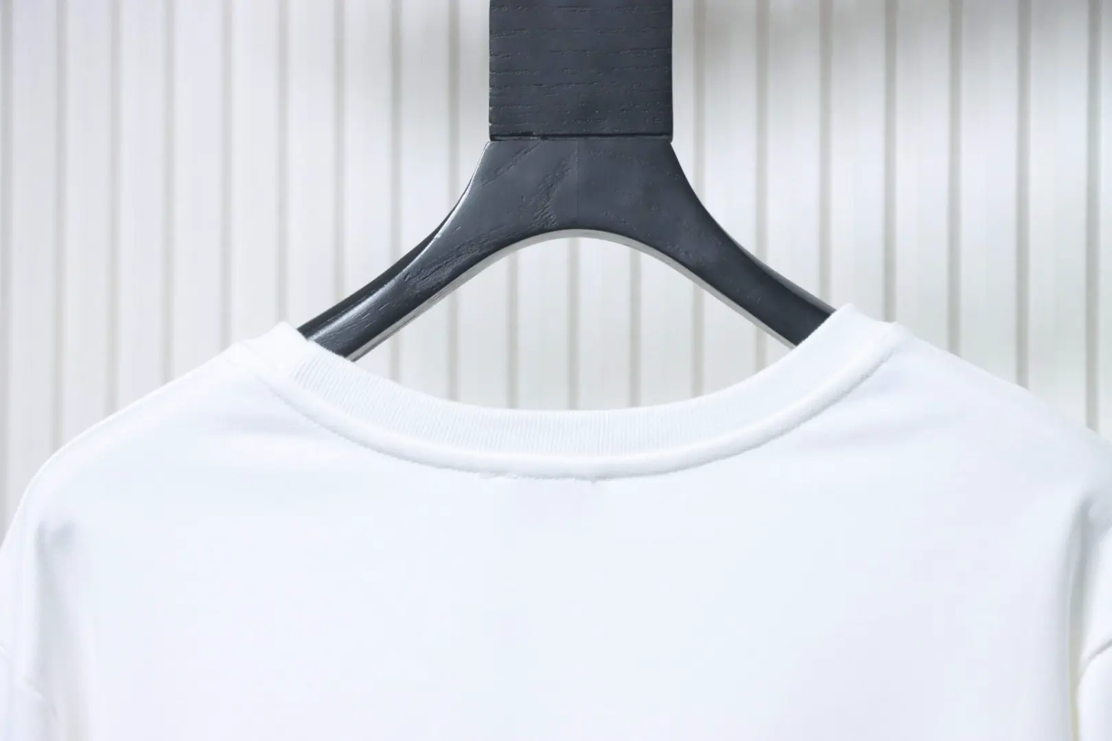 Moncler Classic Sweatshirt mit Flockdruck und Rundhalsausschnitt – Bild 4