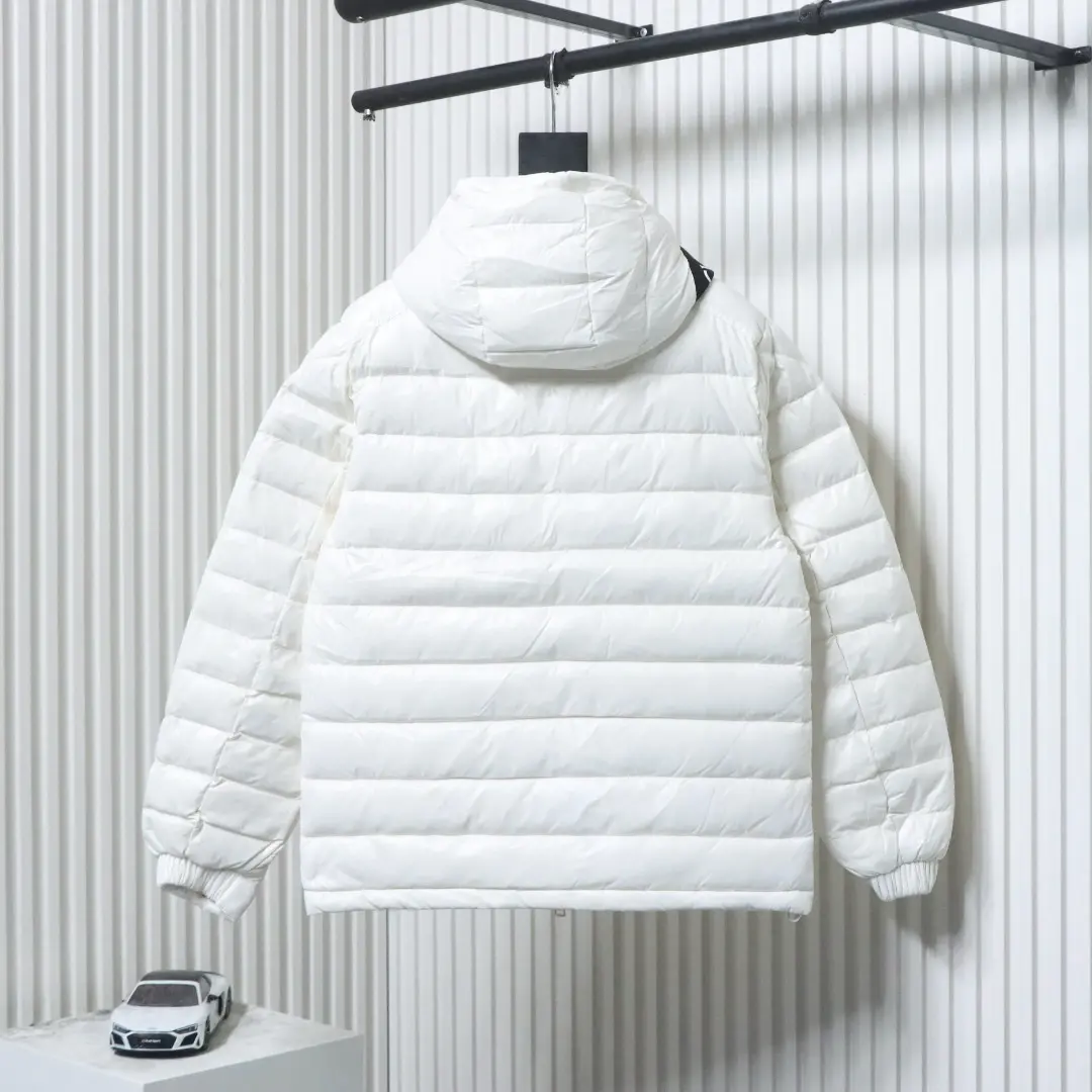 Moncler Daunenjacke in limitierter Auflage zum Jahr des Drachen – Bild 11