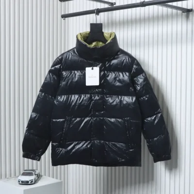 Moncler Dervox Daunenjacke mit kurzem Stehkragen