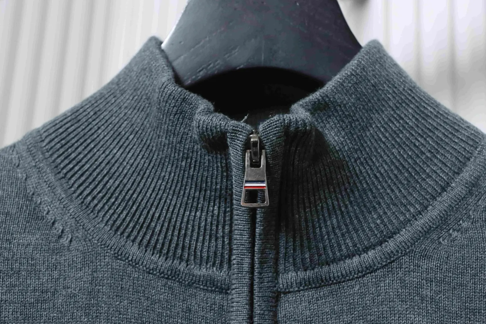 Moncler MC Strickpullover mit kleinem Logo und halbem Reißverschluss XXL – Bild 3