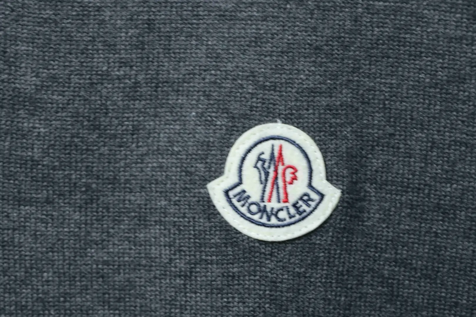 Moncler MC Strickpullover mit kleinem Logo und halbem Reißverschluss XXL – Bild 9