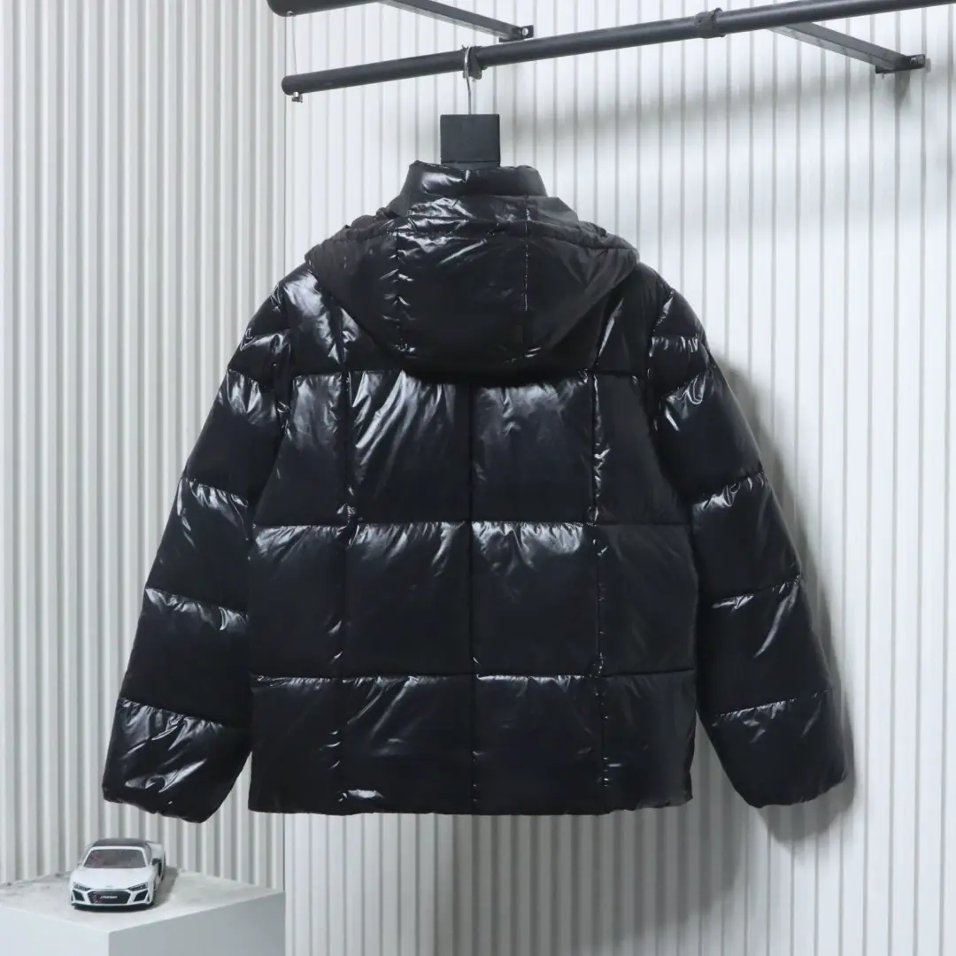 Moncler Serfanto Damen-Kurzdaunenjacke mit Kapuze – Bild 14