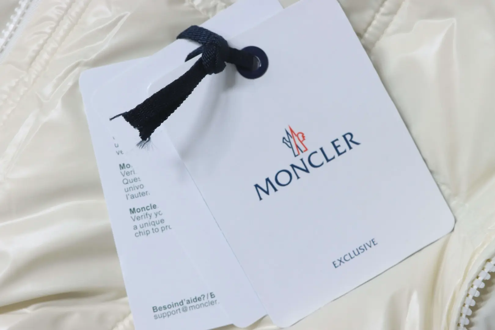 Moncler Serfanto Damen-Kurzdaunenjacke mit Kapuze – Bild 12